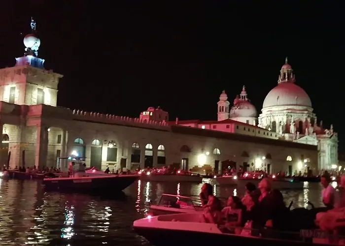 Morosinibrandolinvenice شقة *